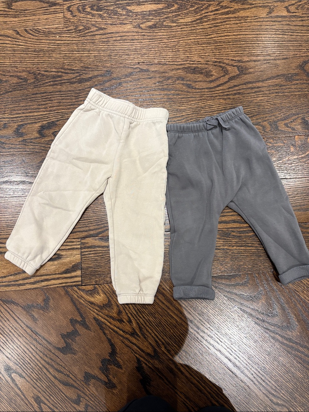 GAP Fleece Jogger Pants in Cream and Gray